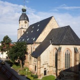1 Nicolaikirche und Rathaus (links) Schmölln